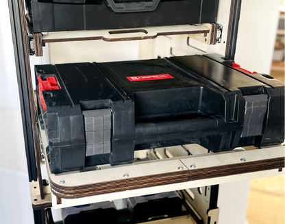 Qbrick System PRO Drawer aus robustem Sperrholz für modulare Werkstattorganisation mit kompatiblen Boxensystemen