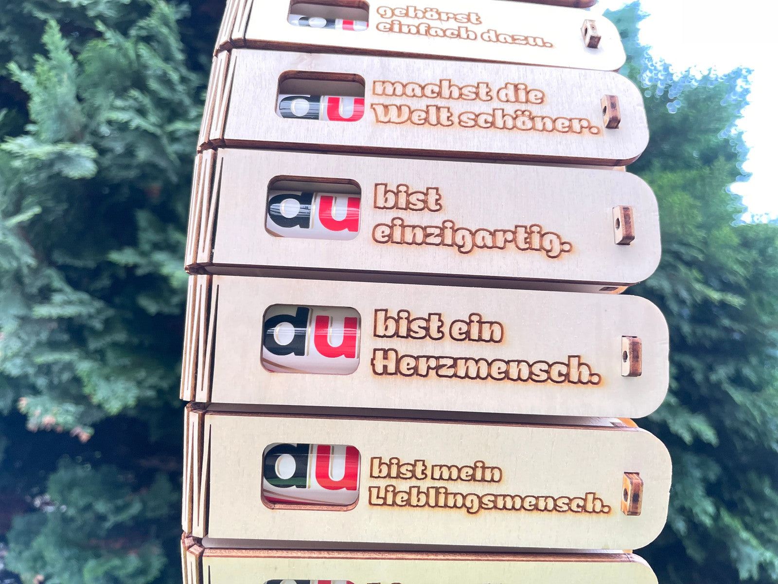 Geschenkbox „Du bist ein Herzmensch“ gravierte Holzbox mit Duplo Schokoriegel als liebevolle Überraschung