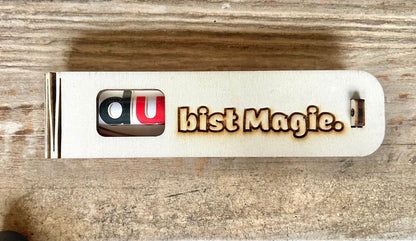 Geschenkbox Du bist Magie aus Holz mit gravierter Botschaft und Duplo Schokoriegel innen