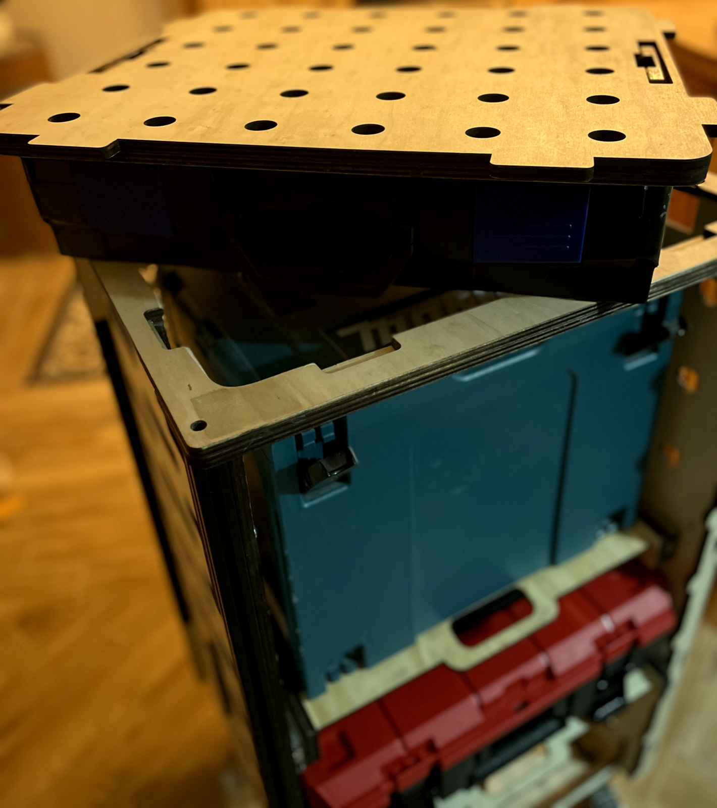 Arbeitsplatte für L-Boxx als mobile Arbeitsfläche mit Lochraster für Werkstatt und Baustelle