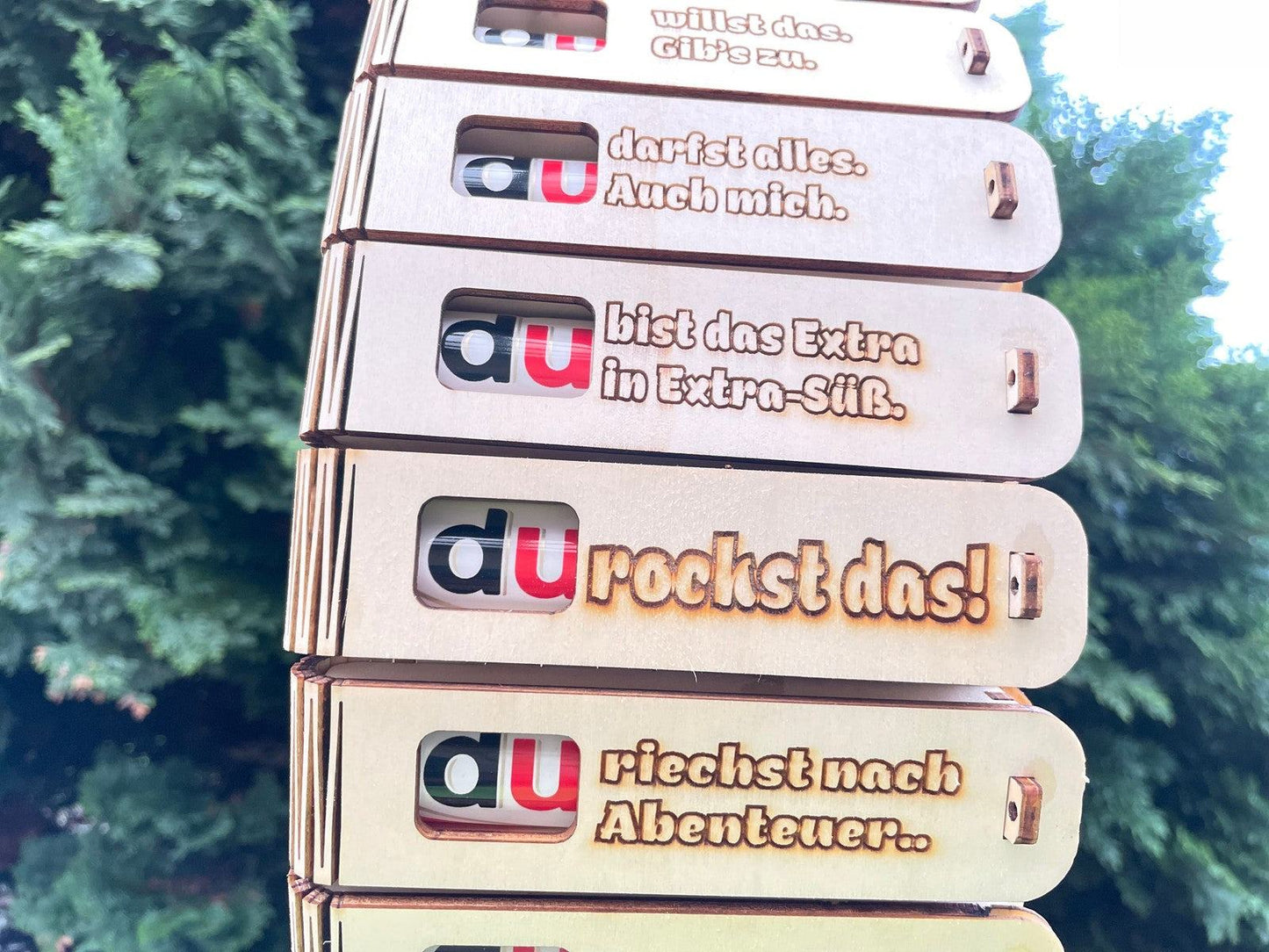 Motivierende Holzgeschenkbox „Du rockst das“ mit Duplo für Energie und Unterstützung