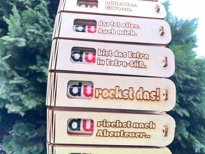 Motivierende Holzgeschenkbox „Du rockst das“ mit Duplo für Energie und Unterstützung