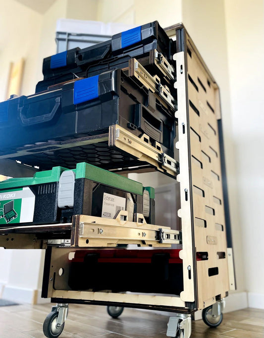 Rollcontainer mit Schubladen zur mobilen und flexiblen Organisation von Werkzeugboxen in Werkstatt und Servicefahrzeug