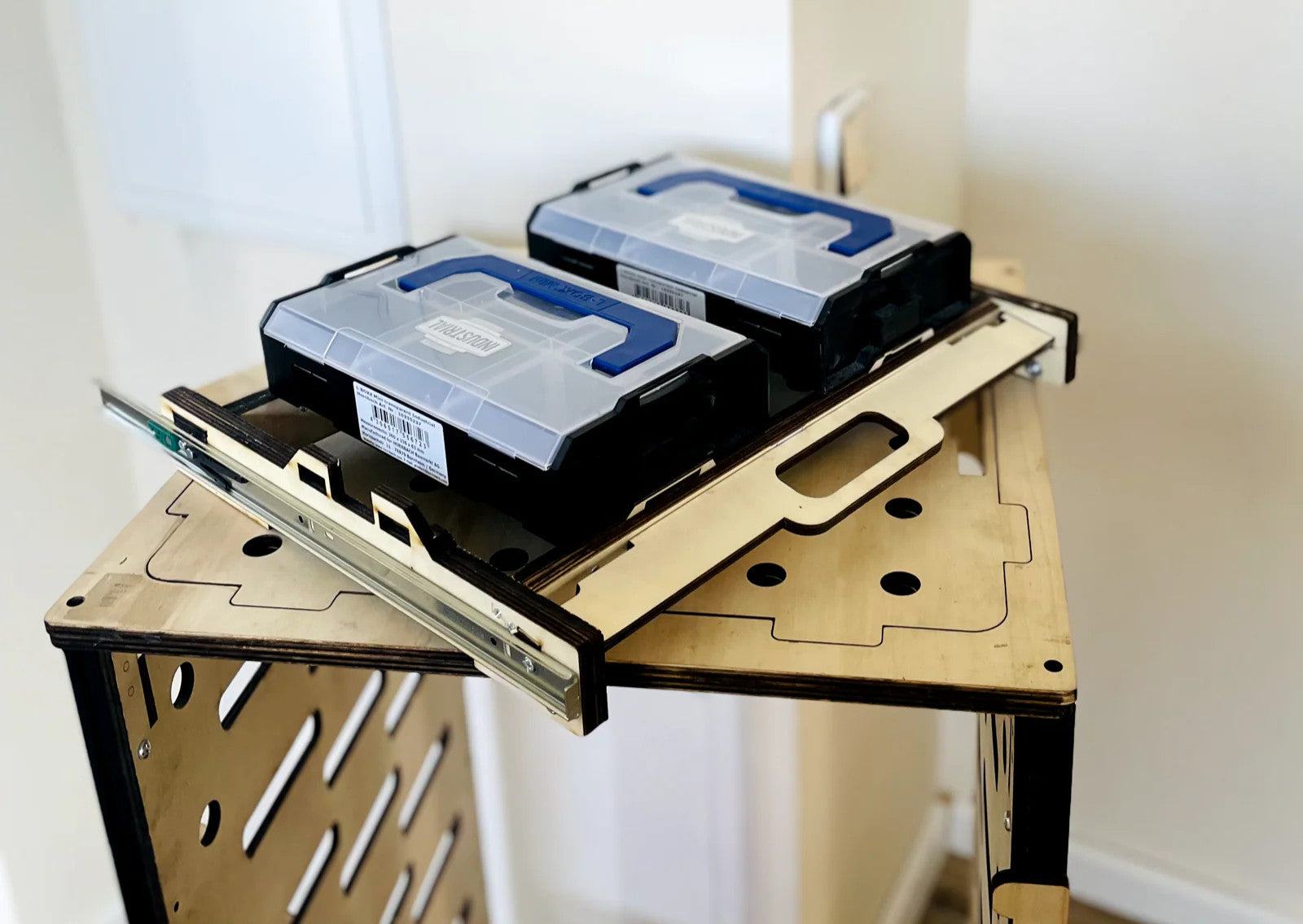 Schublade L-BOXX Mini aus robustem Sperrholz für kompakte, platzsparende Werkzeugorganisation in Werkstattwagen und Regalsystemen