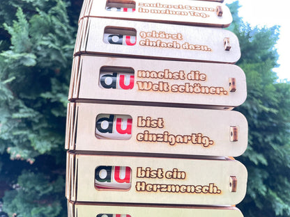 Gravierte Holz-Geschenkbox "Du bist einzigartig" mit Duplo Schokoriegel, elegante Lasergravur, besondere Wertschätzungsgeschenk