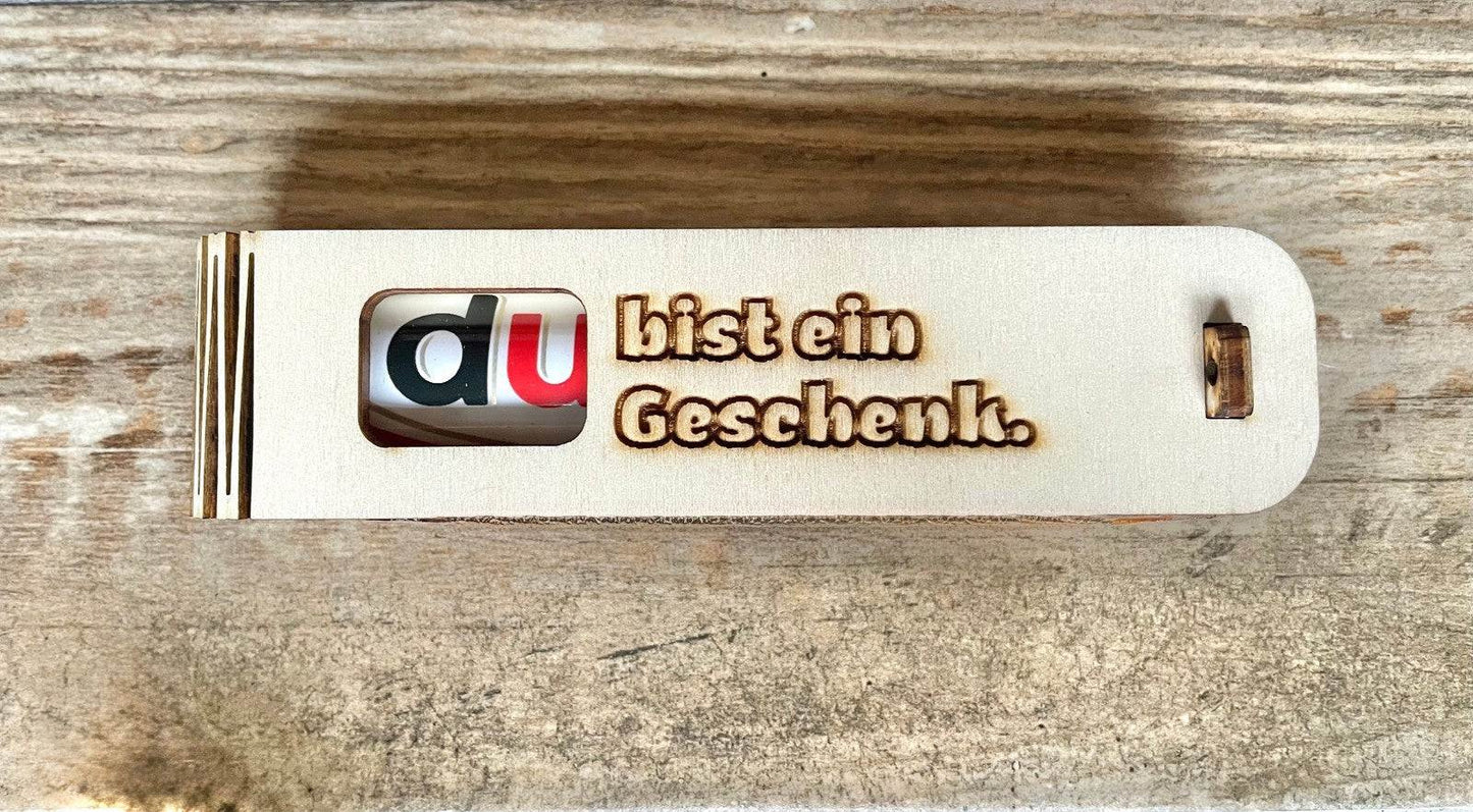Holz Geschenkbox Du bist ein Geschenk mit persönlicher Botschaft und Die schönste Praline