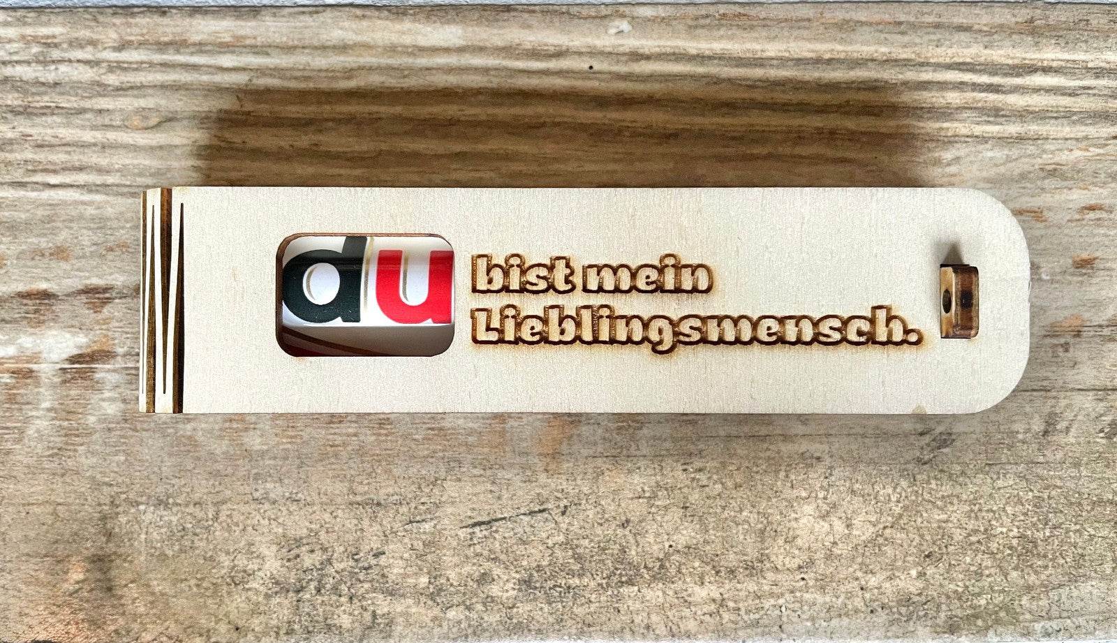 Geschenkbox mit dem Spruch „Du bist mein Lieblingssnack“ aus Holz mit Duplo Überraschung