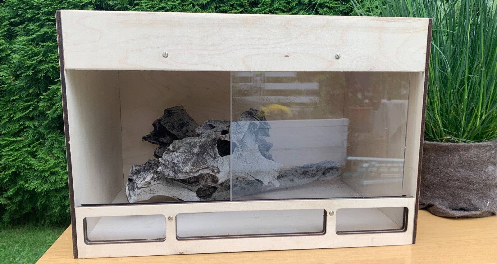 Terrarium aus gelasertem Sperrholz 120x80x60 cm mit Stecksystem und natürlicher Holzoptik