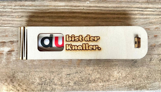 Kreatives Präsent mit Herz gravierte Holzbox „Du bist der Knaller“ mit Duplo Geschenküberraschung