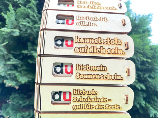Gravierte Holzgeschenkbox „Du bist mein Sonnenschein“ mit Duplo Schokoriegel und liebevollem Duplo Spruch
