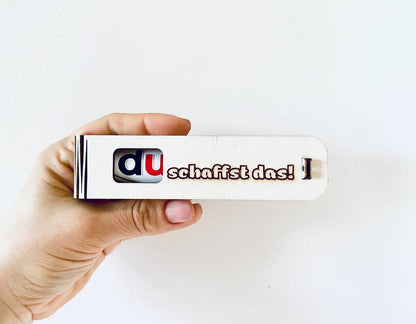 Geschenkbox Duplo mit Herz gravierte Holzbox mit Botschaft Du schaffst das und süßer Duplo Überraschung