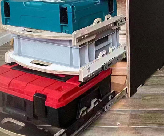Hoher Rollcontainer mit Schubladen und integrierter Fräsvorrichtung in 120 cm Höhe für Werkstatt