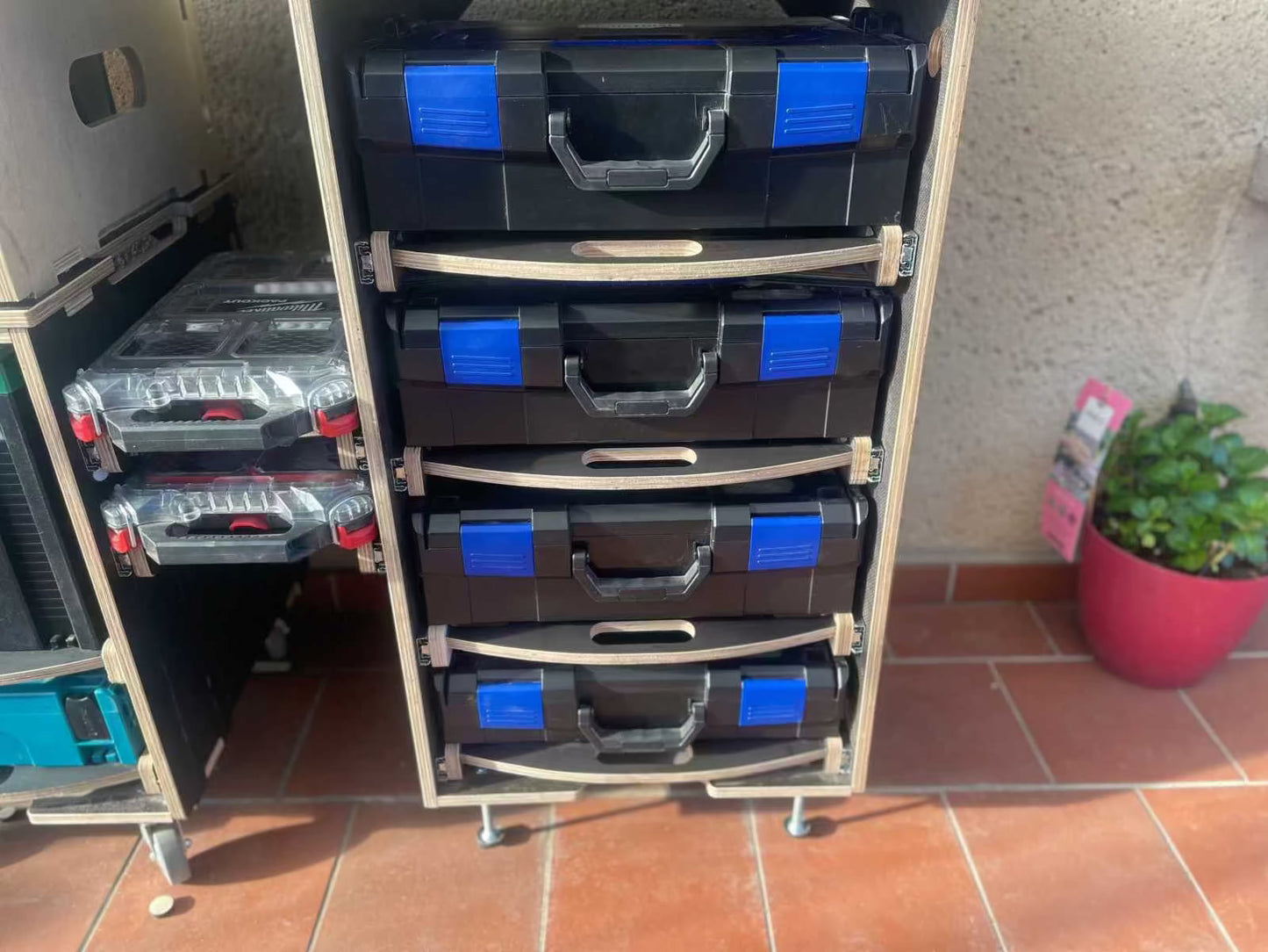 Modularer Werkstattschrank System L-BOXX mit integrierter Fräsvorrichtung und 5 Schubladen auf Rollwagen