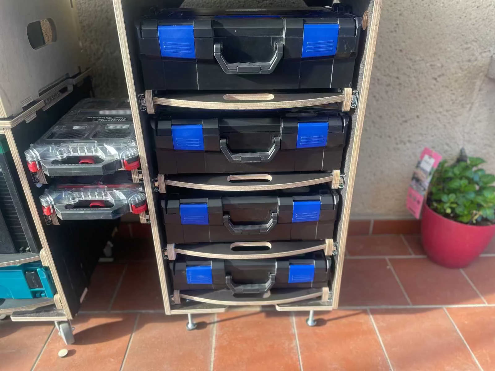 Modularer Werkstattschrank System L-BOXX mit integrierter Fräsvorrichtung und 5 Schubladen auf Rollwagen