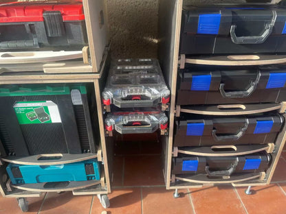 Hoher Rollcontainer mit Schubladen, integrierter Fräsvorrichtung und 120 cm Korpushöhe für Werkstatt und Werkzeuge