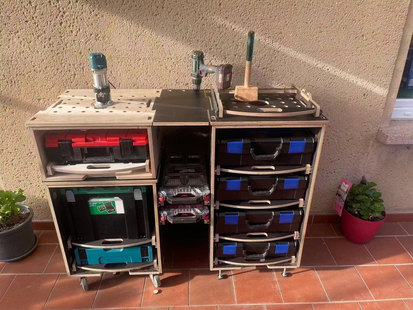 Bosch L-BOXX Rack 120 cm Rollcontainer mit Schubladen und Fräsvorrichtung für Werkstattorganisation