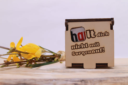 Hanuta Geschenkbox in nachhaltiger Holzbox mit inspirierendem Spruch und Hanuta Schokolade